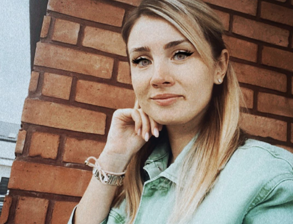 Irina Tănase, blondina lui Liviu Dragnea dă din casă, înainte de Crăciun