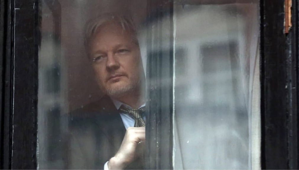 Ultimele noutăți în cazul lui Julian Assange. Logodnica se teme de ce e mai rău, după cele întâmplate