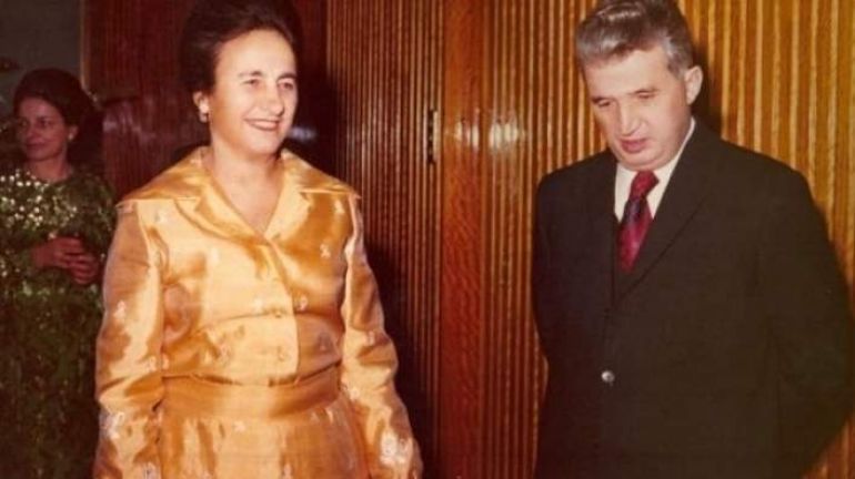 Tovarăşa Elena Ceauşescu făcea colivă ornată cu fondante. Aici găsiți rețeta originală a dictatoarei