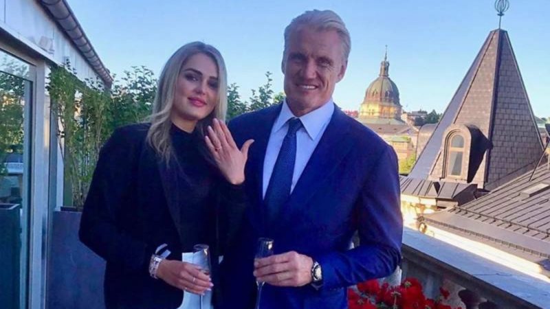 Celebrul actor Dolph Lundgren s-a logodit cu o femeie mai tânără decât el cu 38 de ani