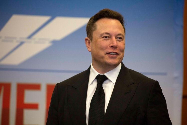 Elon Musk nu se plictisește deloc. Iată ce face între două lansări de rachete