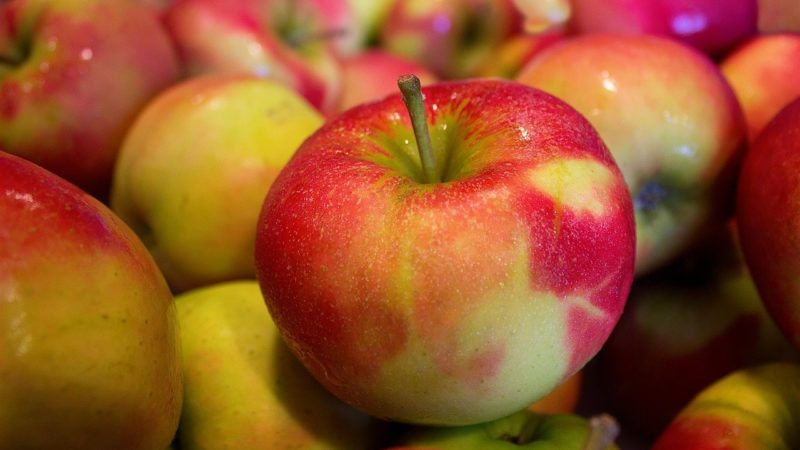 Dieta cu mere. „Un măr pe zi ține medicul departe” și te ajută să slăbești