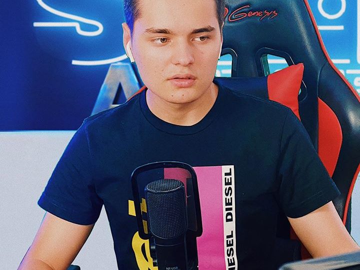 Ce înseamnă vlogging-ul. Cel mai mare vlogger din lume are 43 de milioane de fani