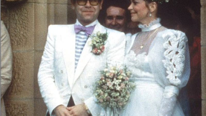 Elton John dat în judecată de prima soție. Motivul e halucinant