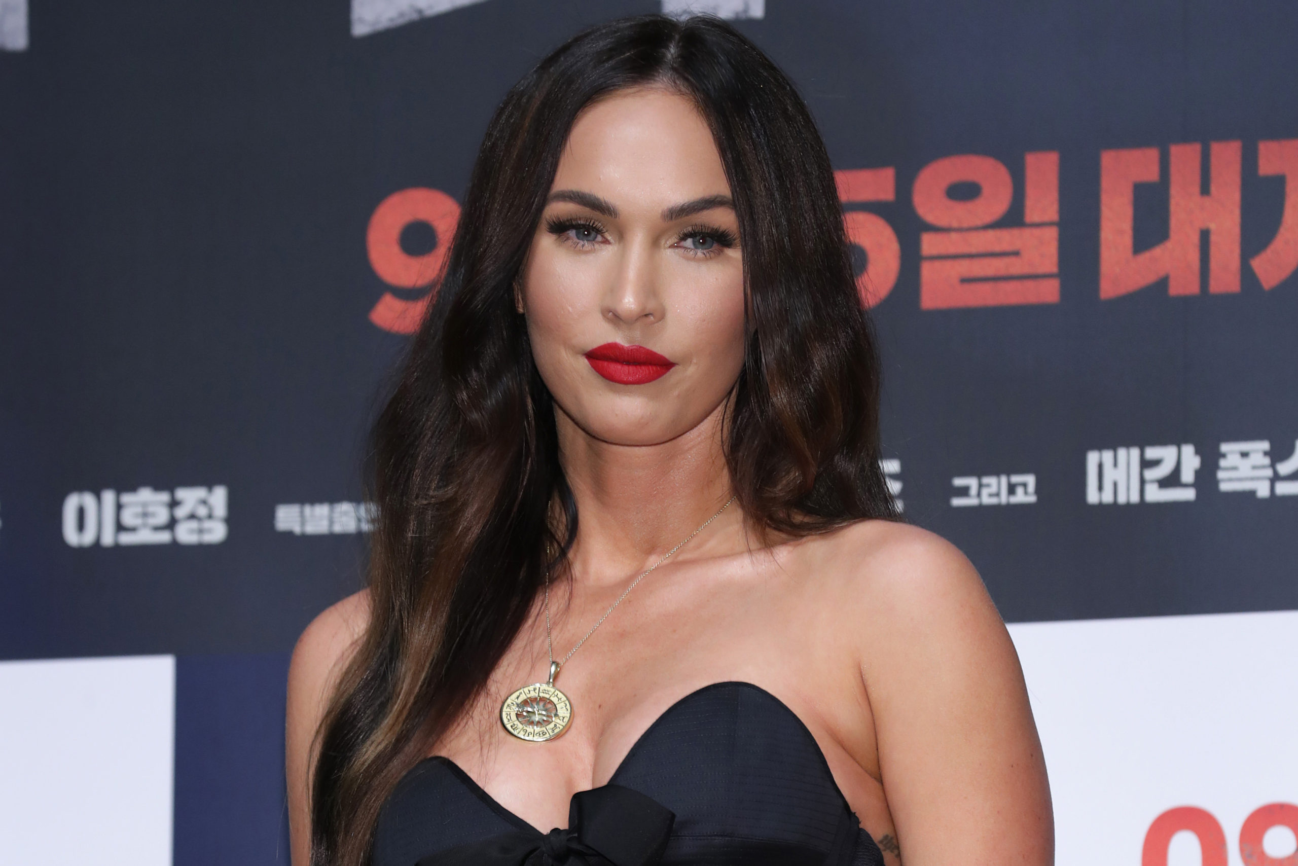 Megan Fox cu chipul plin de sânge. Cum a ajuns actrița în această situație