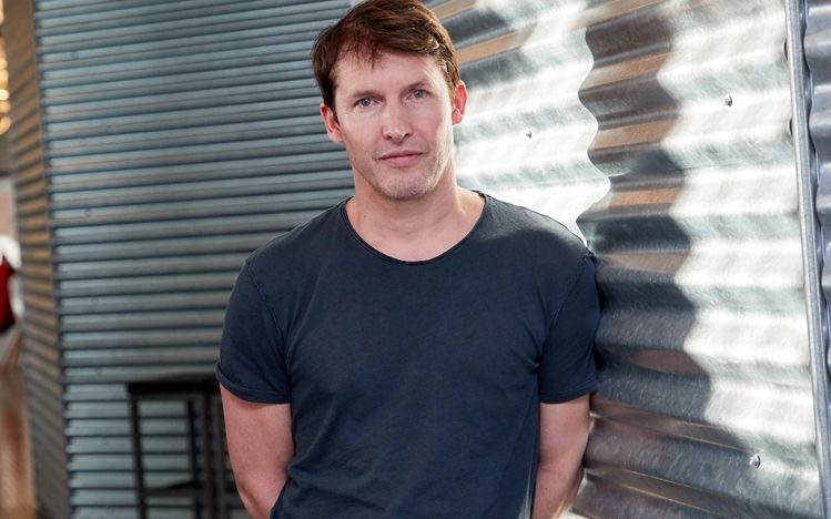 James Blunt a suferit de „boala marinarilor”. Ce experiențe din studenție a dezvăluit artistul