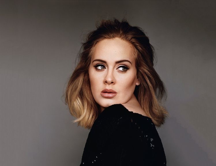 Adele o susține pe Beyonce și își arată public aprecierea. Artista are un nou look