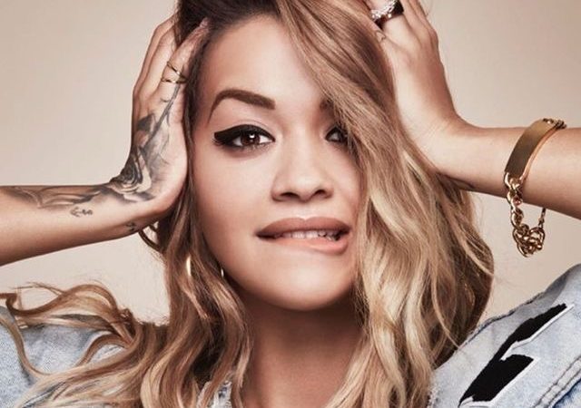 Rita Ora, topless pe Instagram. Fanii sunt în delir