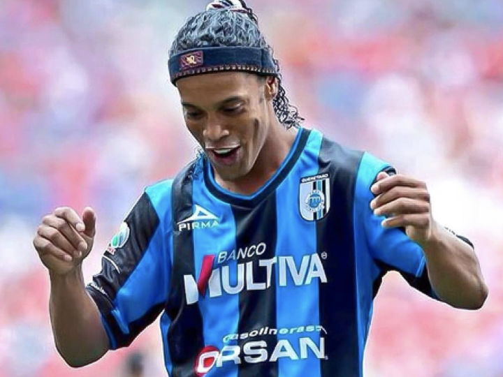 Ronaldinho, în miezul scandalului. Starul riscă să ajungă iar după gratii