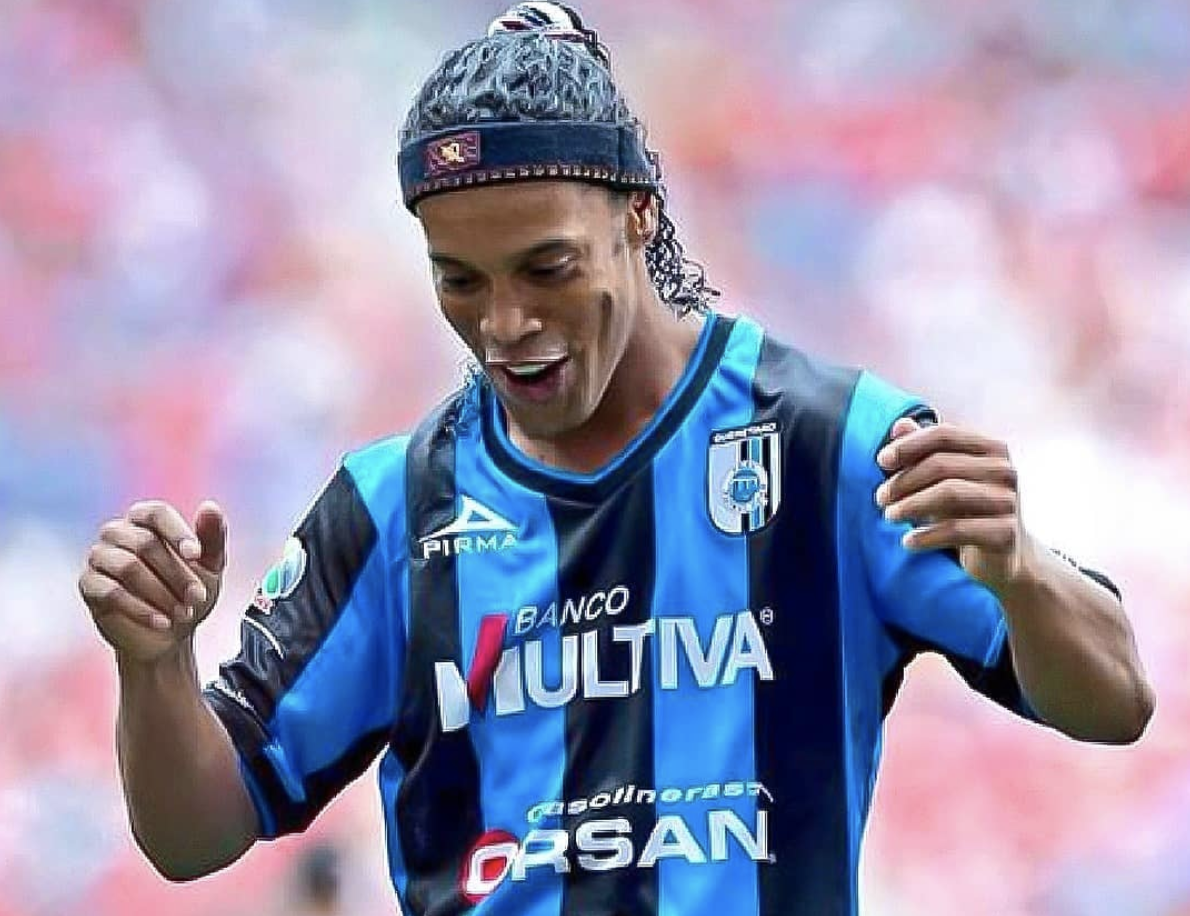 Ronaldinho, în miezul scandalului. Starul riscă să ajungă iar după gratii