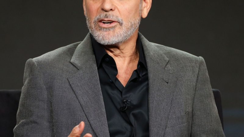Actorul George Clooney, protagonistul unui moment amoros în baie?