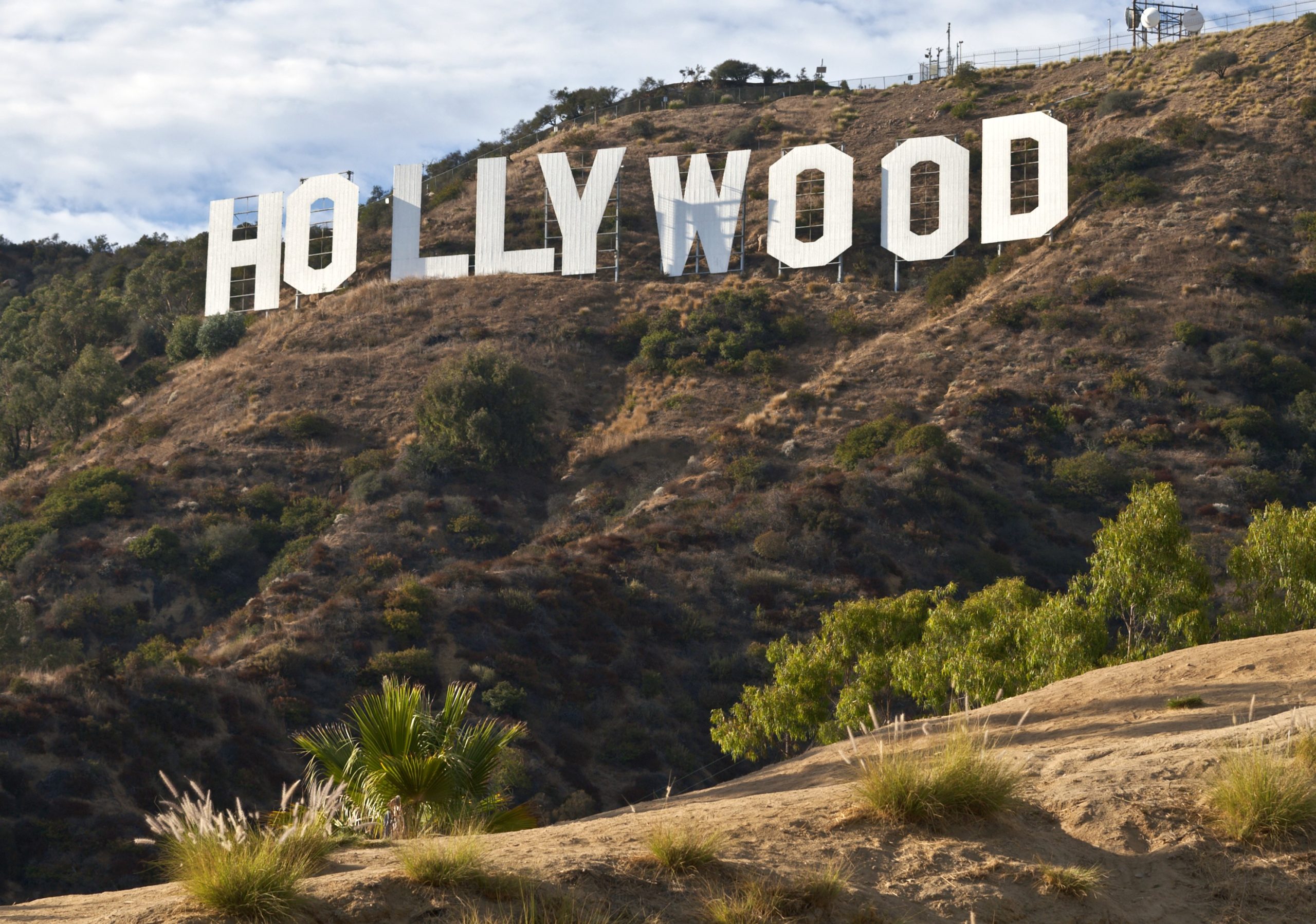 Hollywoodul stă pe un butoi de pulbere. Scenariștii refuză să mai scrie