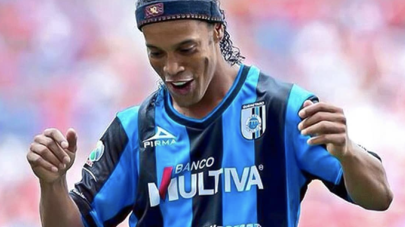 Ronaldinho, în miezul scandalului. Starul riscă să ajungă iar după gratii