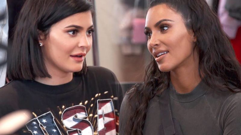 Kylie Jenner și Kim Kardashian se dezbracă în videoclipul Kanye West pe care nimeni nu trebuia să-l vadă