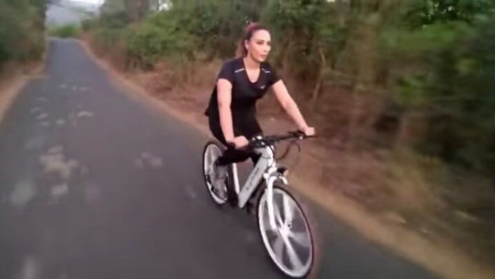 Ce spune Iulia Vântur despre accidentul ei de bicicletă și despre Salman Khan