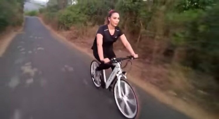 Ce spune Iulia Vântur despre accidentul ei de bicicletă și despre Salman Khan