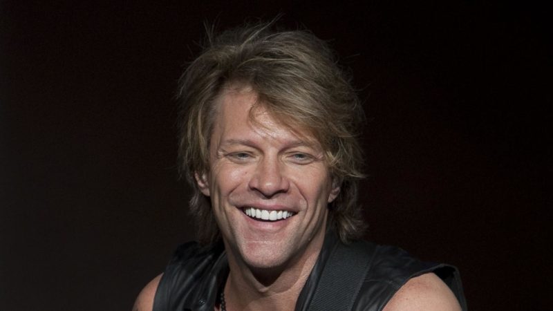 Jon Bon Jovi arată complet diferit cu părul gri. Ce făcea cântărețul pe străzile New York-ului