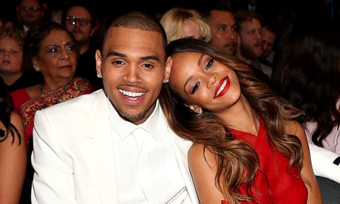 Rihanna mărturisește că încă îl iubește pe Chris Brown. Cum a trecut cântăreața peste bătaia pe care a primit-o