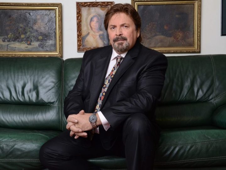 Adrian Daminescu își vede fata doar pe telefon. Locuiește în Canada