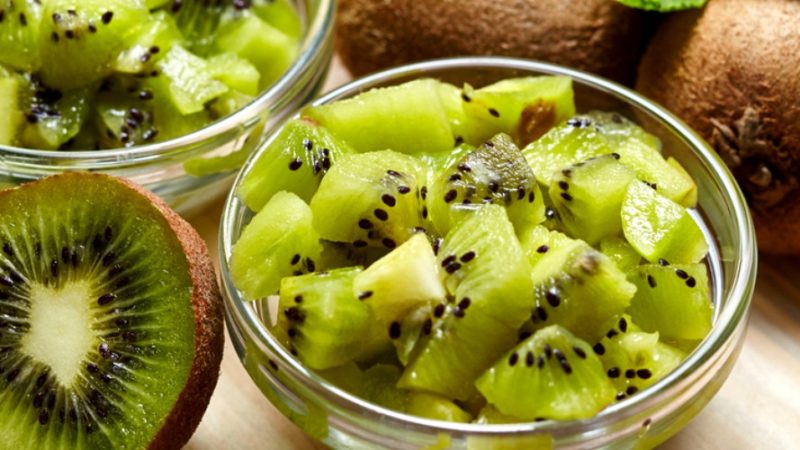Kiwi, fructul care ajută la reglarea tranzitului intestinal
