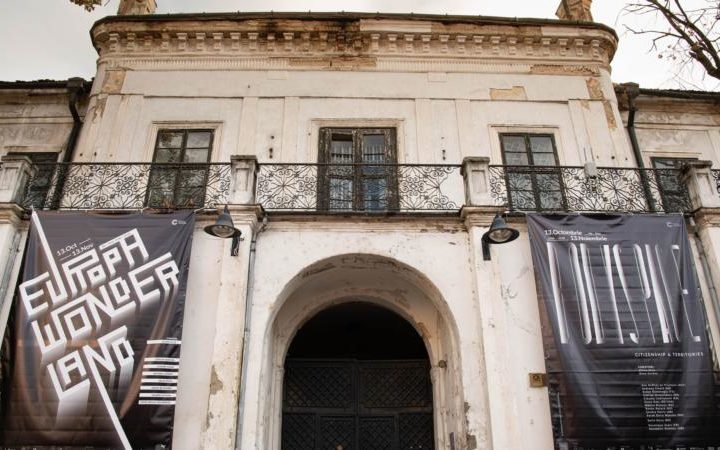 Expoziţii de artă în Timişoara: Ce înseamnă Europa, cine suntem “noi”?