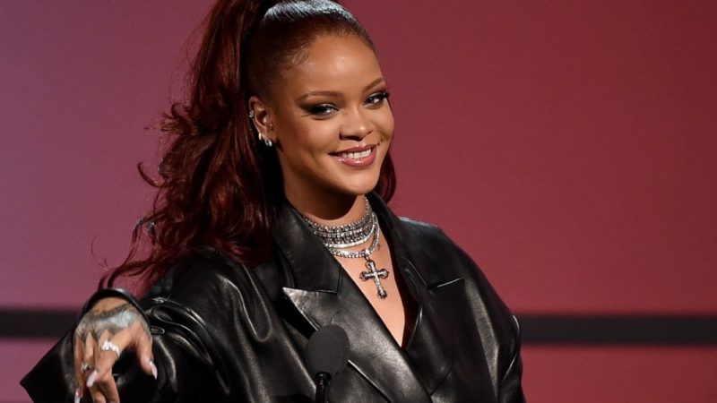 Rihanna, din nou îndrăgostită. Și El e un celebru, dar anunțul oficial întârzie