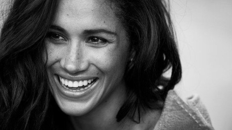 Meghan Markle, eleganța supremă de business în negru. Cum arată piesele vestimentare pe care să le aveți în vedere dacă-i urmați exemplul