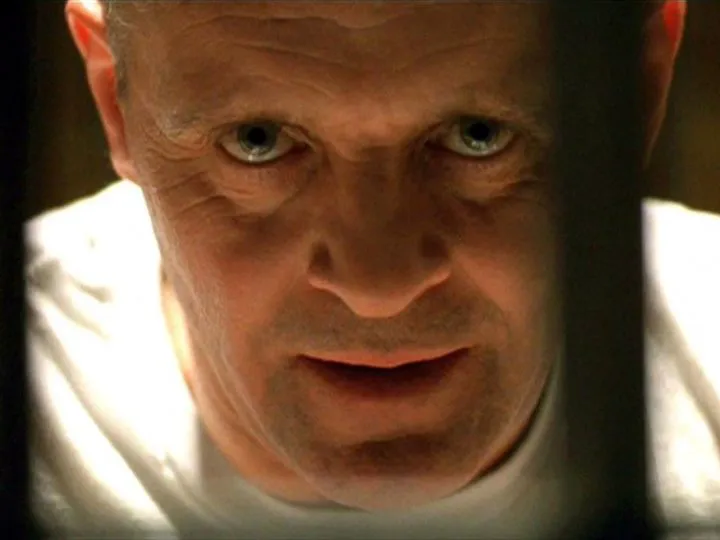 Anthony Hopkins e într-o formă de zile mari. Iată-l cum dansează la 83 de ani ca un columbian