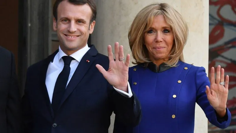 Brigitte și Emmanuel Macron miros la fel când ies din casă. E încă un detaliu care îi unește