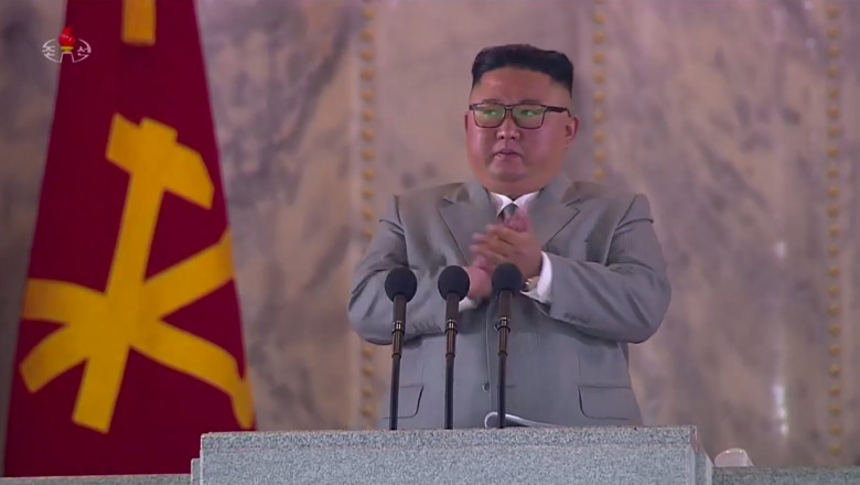 Imagini eveniment. Dictatorul Kim Jong-Un, cu lacrimi în ochi pe scenă