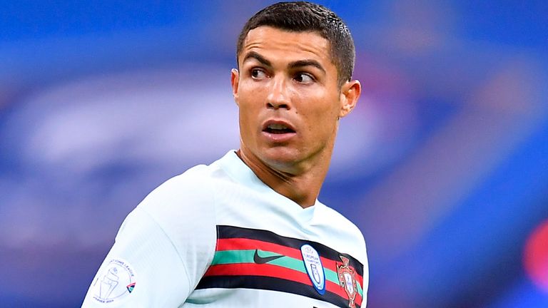 Ce o fi cu Ronaldo? Schimbări în viața lui sau doar i-a confiscat iubitei diamantele