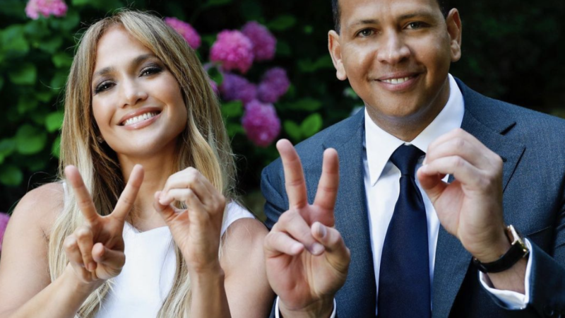 Jennifer Lopez, luată la rost pe rețelele de socializare pentru Ziua Recunoștinței