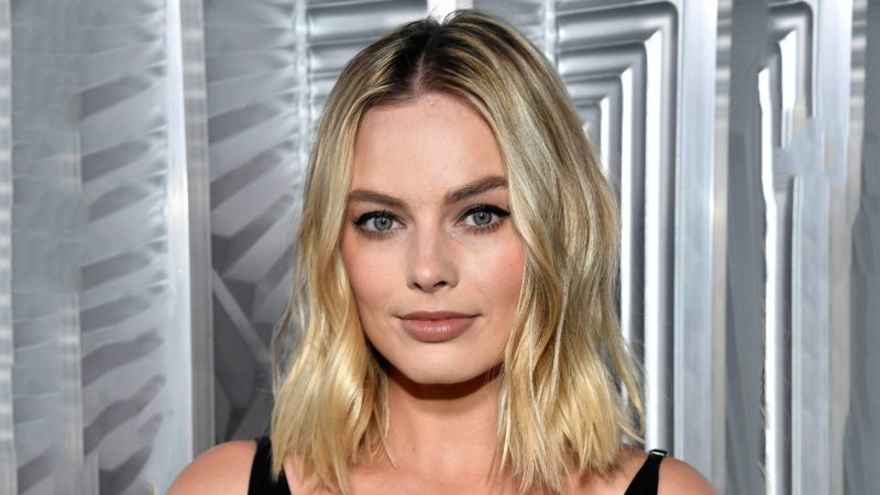 Margot Robbie îndrăgostită! Cu cine se sărută pasional?