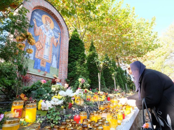 Bolnavii de cancer se roagă în aceste zile la Mânăstirea Radu Vodă