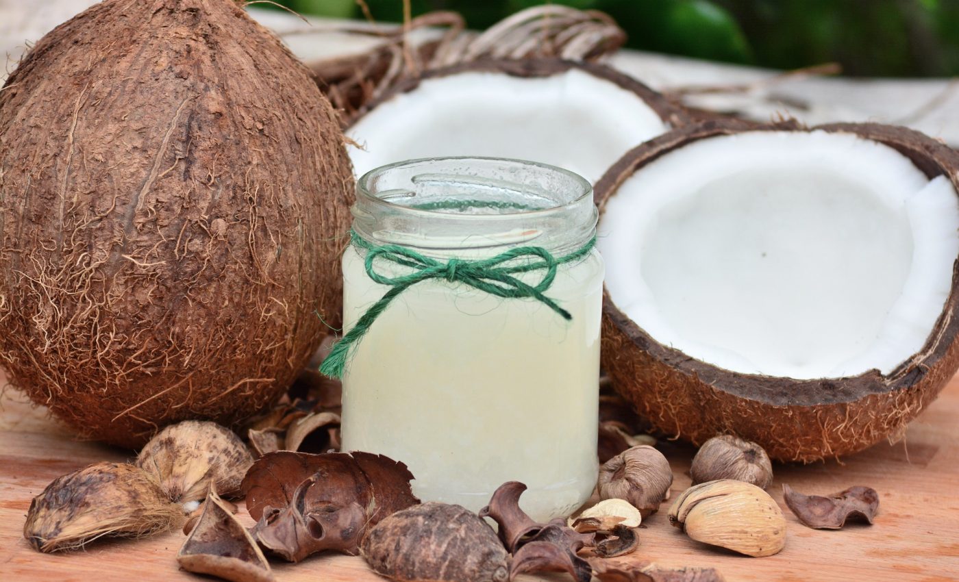 Uleiul de cocos face pielea frumoasă. Ajută și la slăbit
