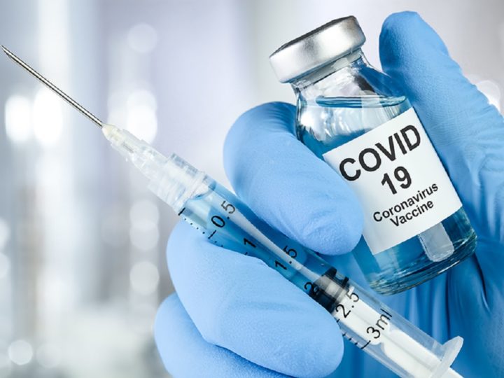 Ce să mâncați după ce ați făcut vaccinul anti-COVID. Vă poate ameliora starea