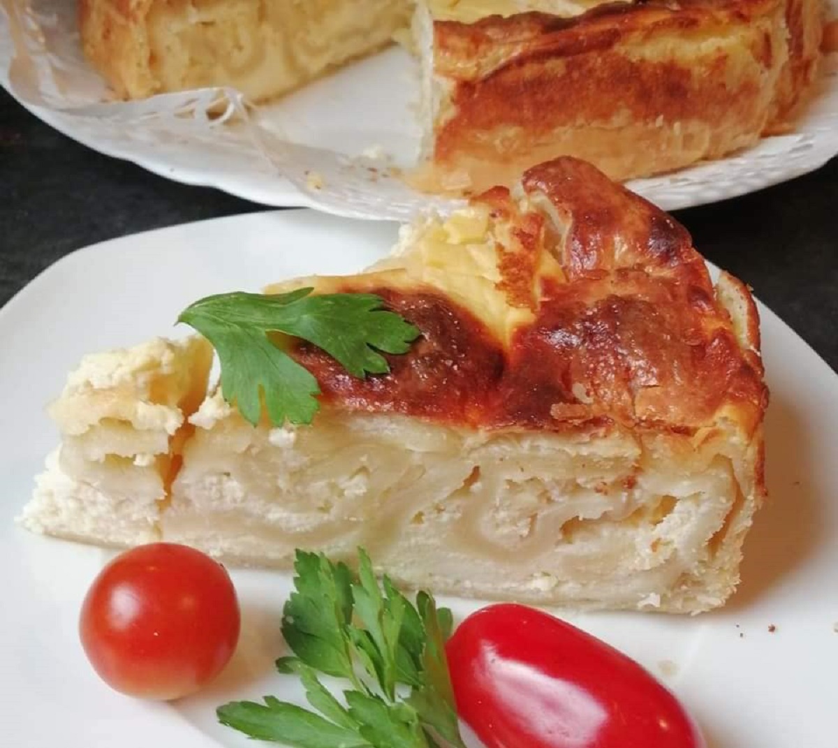 Plăcintă dobrogeană cu brânză. Rețeta tradițională