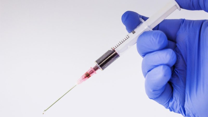 Persoane care au interzis la vaccin COVID-19