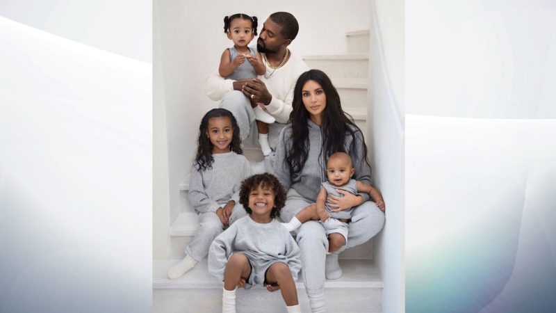 Câte milioane cheltuie Kim Kardashian pe cadourile de Crăciun? Ce i-a luat lui Kanye și copiilor?
