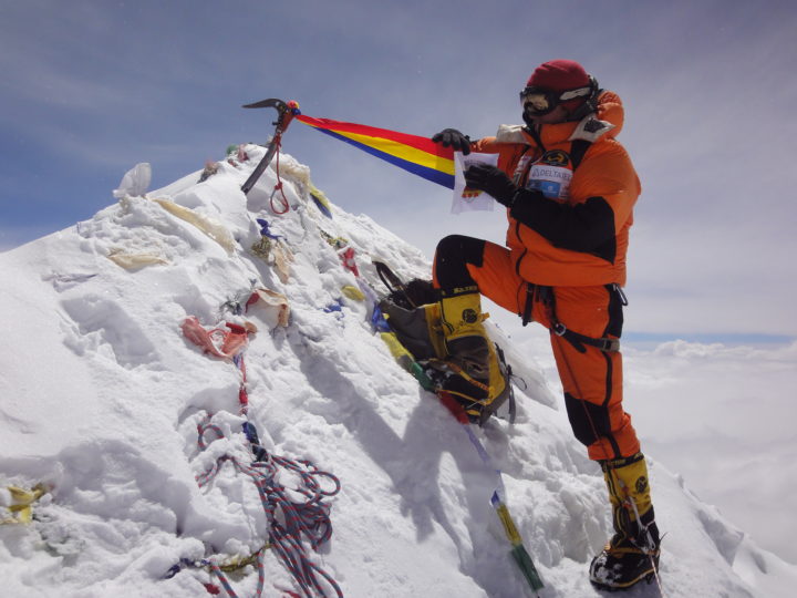 Vedeta alpinismului românesc a făcut vaccinul anti COVID-19. Nu bănuiți de ce!