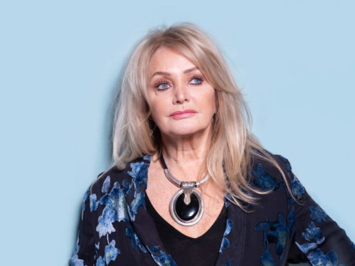 Cântăreața Bonnie Tyler a învățat să înoate la vârsta de 69 de ani după ce aproape s-a înecat
