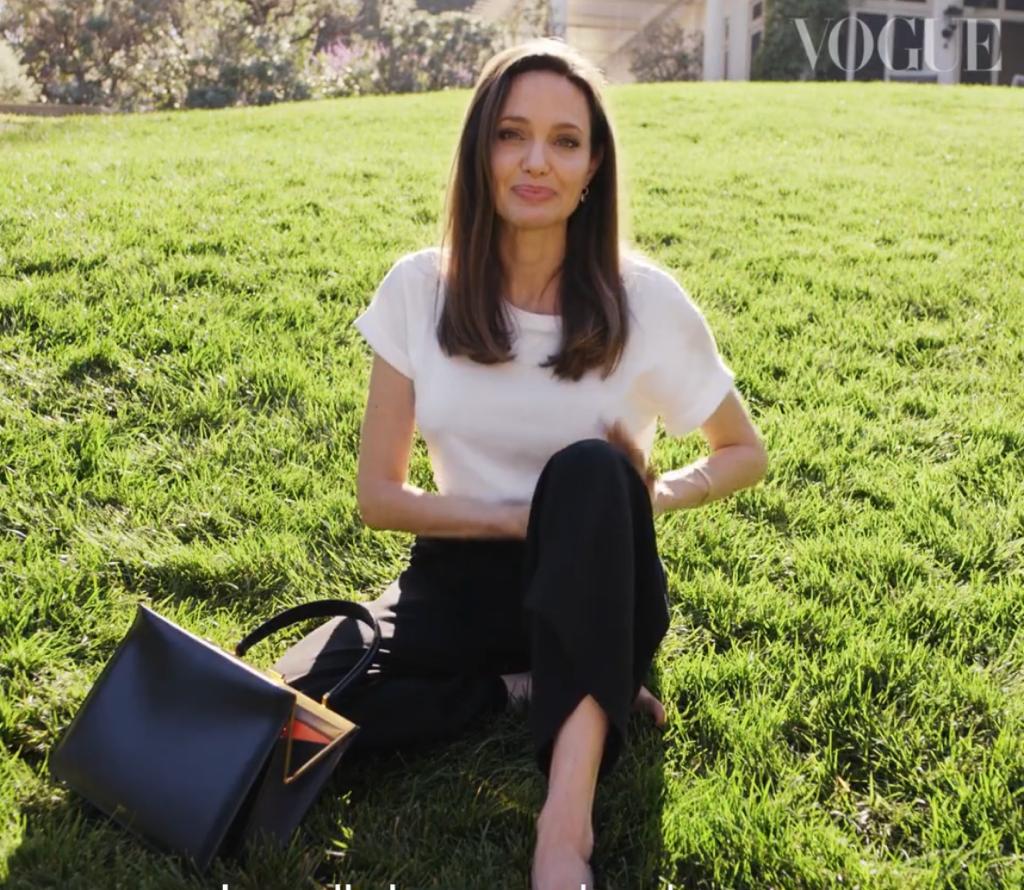 Cum a evadat Angelina Jolie la Paris