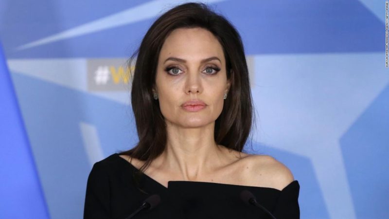 Angelina Jolie, în topul vecinilor de coșmar: „Casa ei e un carnaval”
