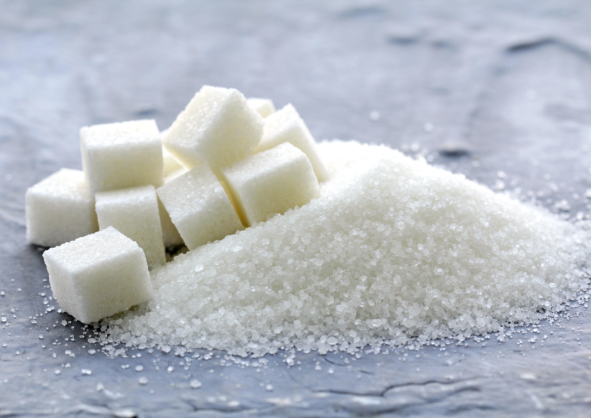 Semne că mâncați prea mult zahăr