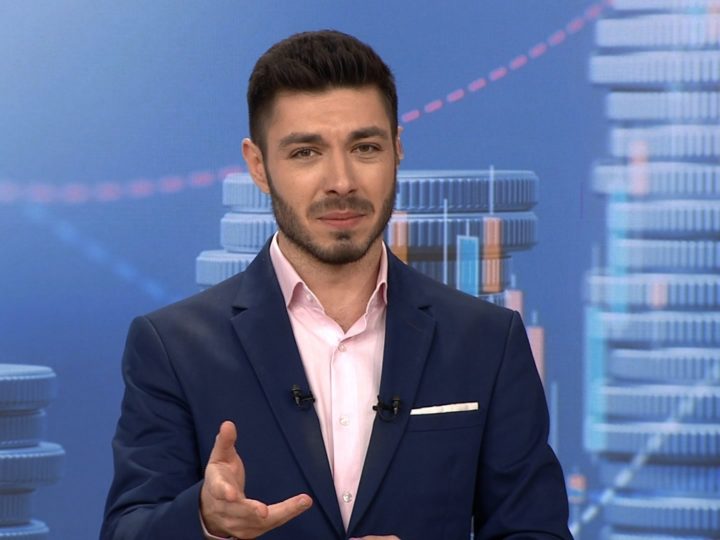 „Pe datorie” la TVR 1. Cine e Daniel Coman, cel care „predă” economia pentru toți