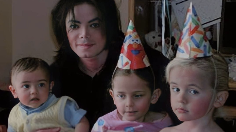 Fiul cel mic al lui Michael Jackson s-a reinventat ca să devină adult. Nu-și mai zice „Pătură”