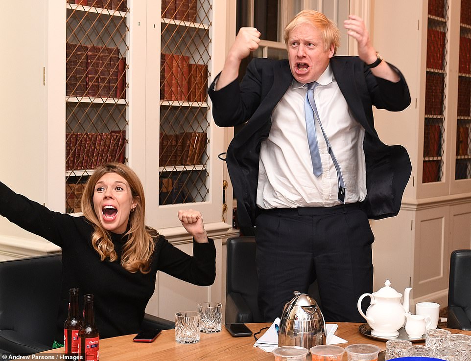 Premierul Boris Johnson s-a căsătorit în secret cu iubita sa, Carrie