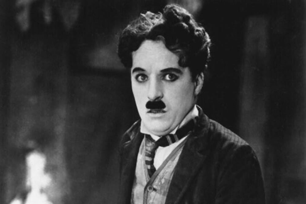Charlie Chaplin. O legendă pentru public, haos în viaţa personală