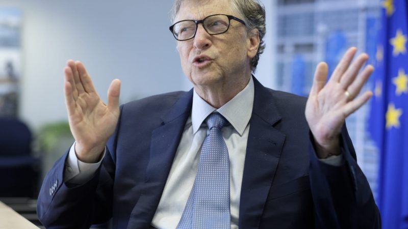 Bill Gates organizeaza o megapetrecere. Printre invitați e și Bula…
