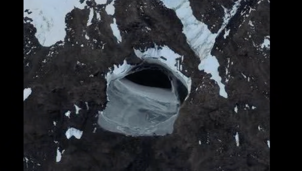 Piramida din Antarctica. Secrete înfricoșătoare stăteau ascunse sub gheața de la poli